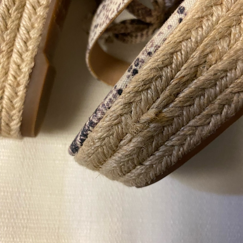 Aldo White and Tan Wedges with Strappy Design size 8.5 - Picture 14 of 15